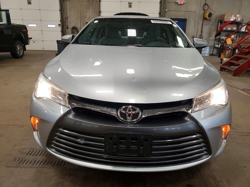 52848666 :رقم المزاد ، 4T1BF1FK1HU276371 vin ، 2017 Toyota Camry مزاد بيع