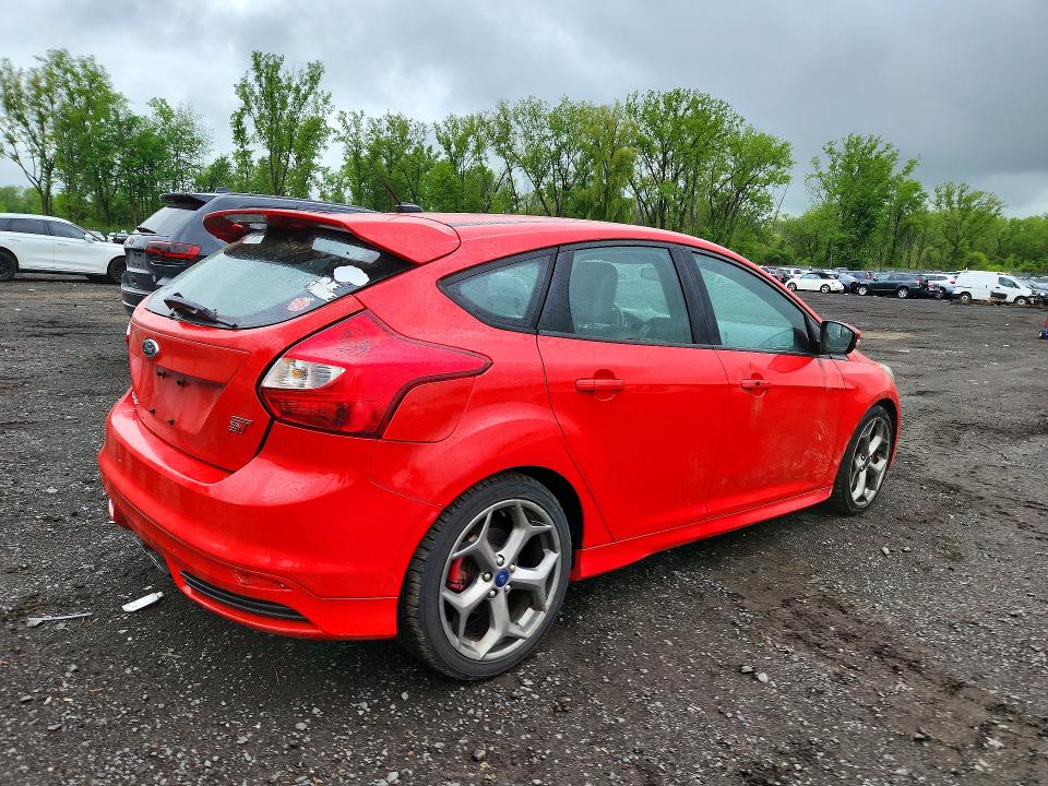 52961786 :رقم المزاد ، 1FADP3L90EL329334 vin ، 2014 Ford Focus مزاد بيع