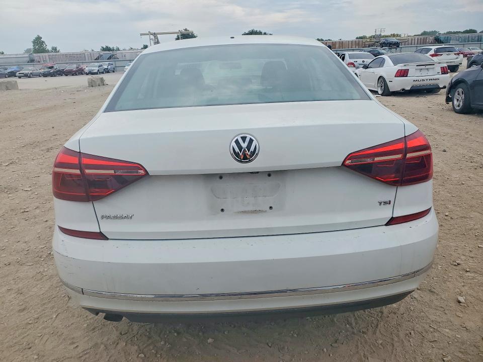 Продаж на аукціоні авто 2018 Volkswagen Passat, vin: 1VWAA7A38JC043727, номер лоту: 54513066
