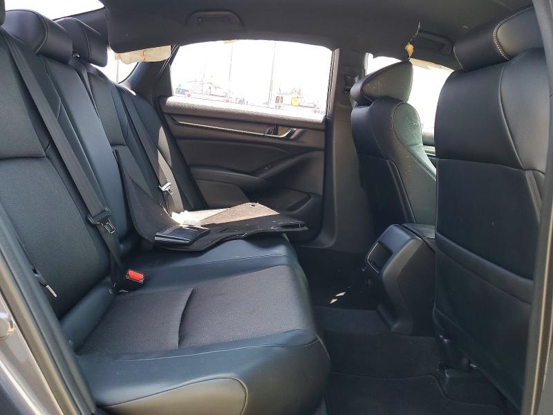 54112296 :رقم المزاد ، 1HGCV1F3XJA011798 vin ، 2018 Honda Accord مزاد بيع