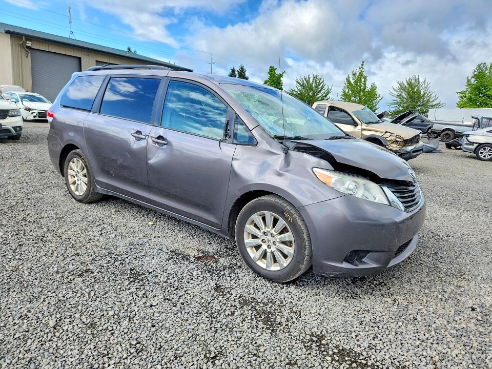 Продажа на аукционе авто 2011 Toyota Sienna, vin: 5TDJK3DC6BS008107, номер лота: 53126776