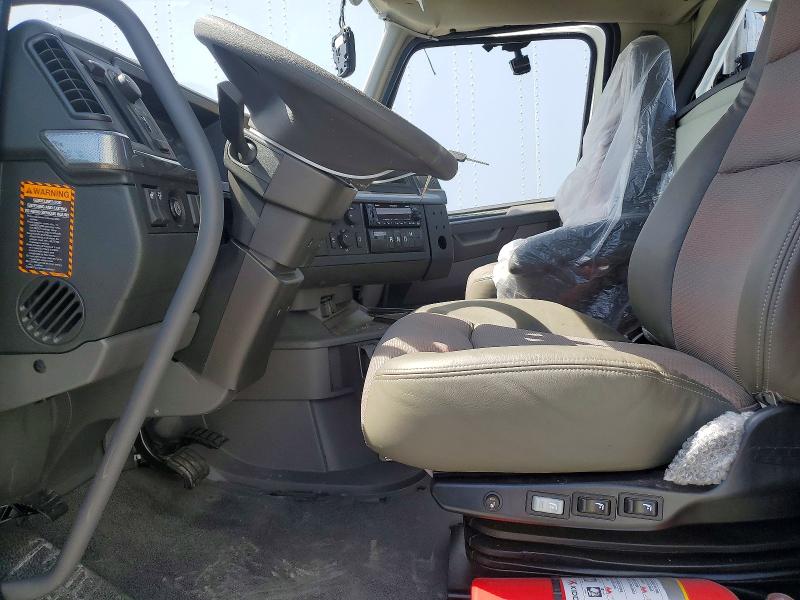 55620976 :رقم المزاد ، 4V4WC9DH1TN713569 vin ، 2026 Volvo Vnr مزاد بيع