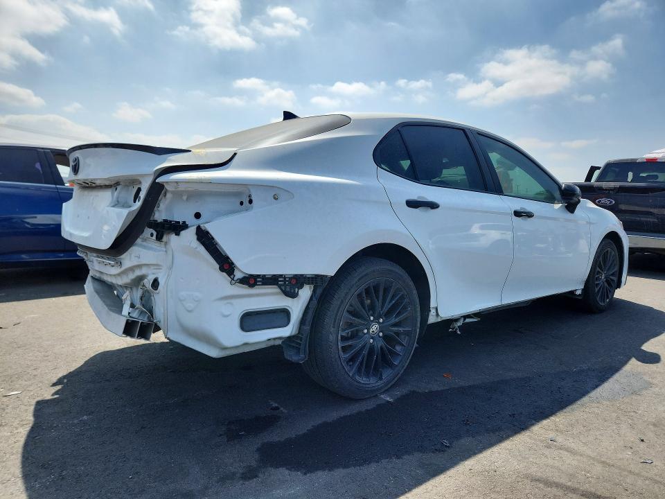 Продаж на аукціоні авто 2021 Toyota Camry, vin: 4T1G11AK0MU460416, номер лоту: 53996616