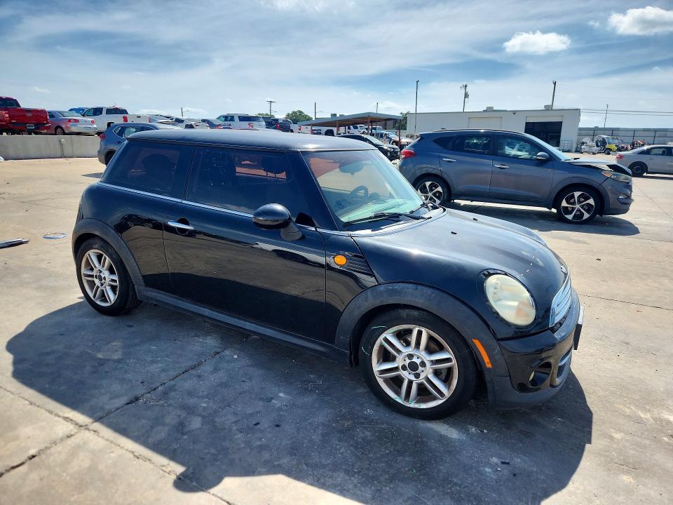 52352926 :رقم المزاد ، WMWSU3C50DT371957 vin ، 2013 Mini Cooper مزاد بيع