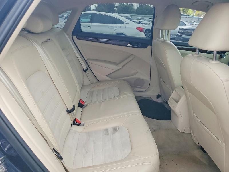 55191496 :رقم المزاد ، 1VWCM7A37CC061333 vin ، 2012 Volkswagen Passat مزاد بيع