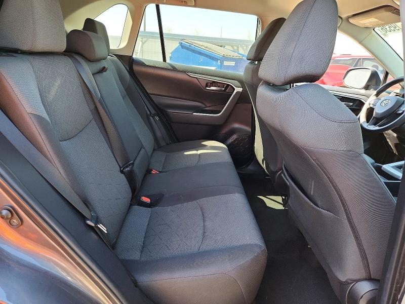 51609536 :رقم المزاد ، 2T3P1RFV4MW200951 vin ، 2021 Toyota Rav4 مزاد بيع