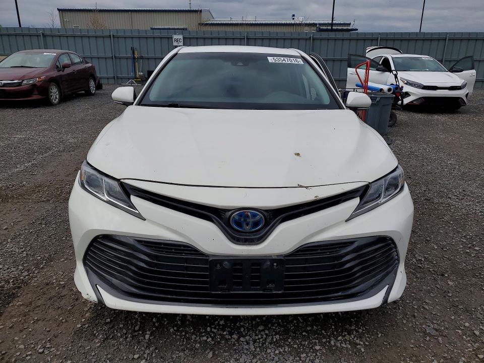 53547016 :رقم المزاد ، 4T1B31HK2JU508116 vin ، 2018 Toyota Camry Le Hybrid 4dr مزاد بيع