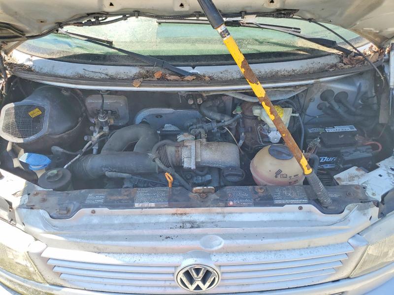 2001 Volkswagen Eurovan მანქანა იყიდება აუქციონზე, vin: WV2KB47021H154195, აუქციონის ნომერი: 54262786