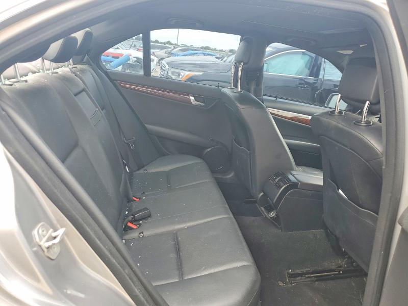 53015196 :رقم المزاد ، WDDGF8BB6BR170250 vin ، 2011 Mercedes-benz C مزاد بيع