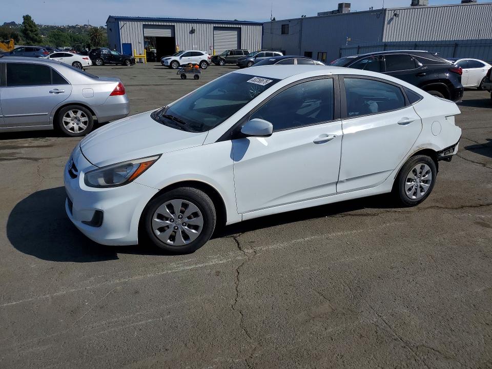 2015 Hyundai Accent მანქანა იყიდება აუქციონზე, vin: KMHCT4AE1FU871122, აუქციონის ნომერი: 53258676