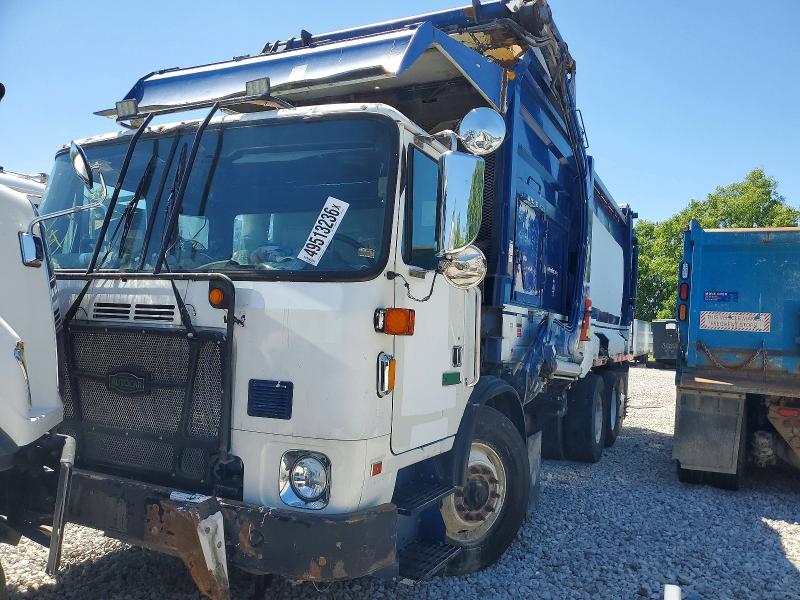 49513236 :رقم المزاد ، 5VCACDLE9FH218347 vin ، 2015 Autocar Llc Xpeditor مزاد بيع