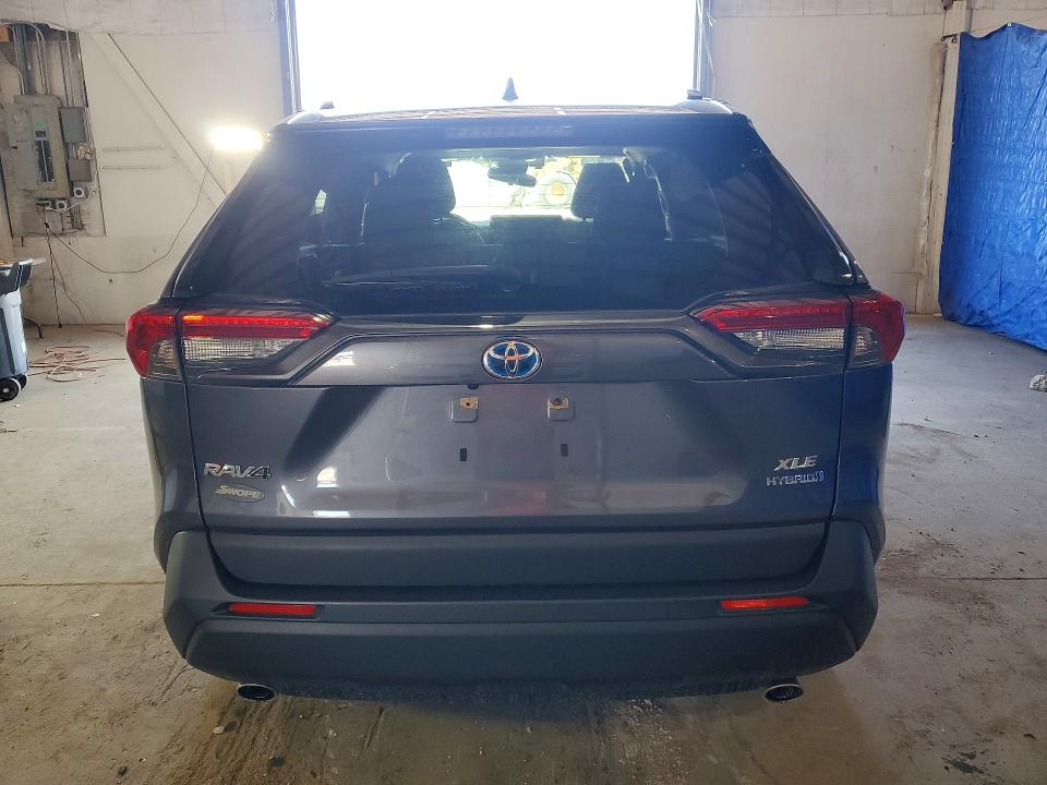 Auction sale of the 2022 Toyota Rav4, vin: JTMRWRFV8ND158437, lot number: 52885436