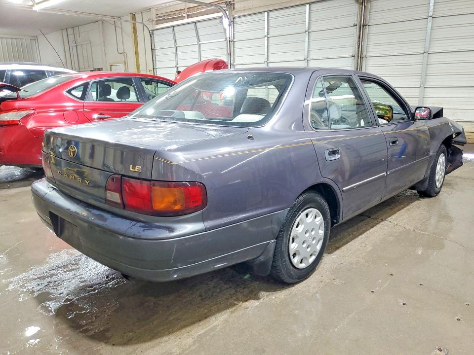 1996 Toyota Camry მანქანა იყიდება აუქციონზე, vin: 4T1BG12K4TU947592, აუქციონის ნომერი: 54773686