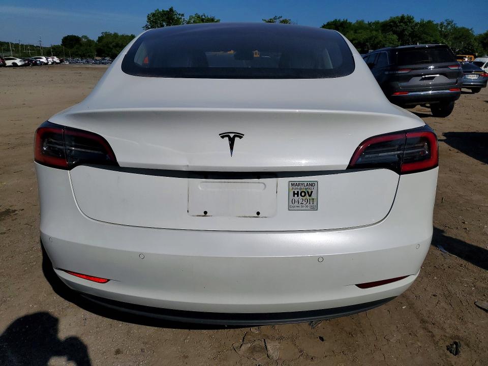 53473866 :رقم المزاد ، 5YJ3E1EA5JF015733 vin ، 2018 Tesla Model 3 مزاد بيع