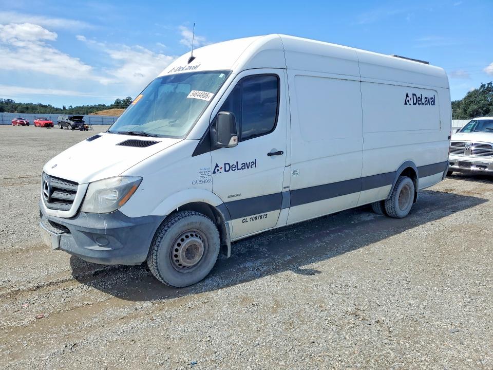 54644986 :رقم المزاد ، WD3PF4CC7E5832224 vin ، 2014 Mercedes-benz Sprinter مزاد بيع