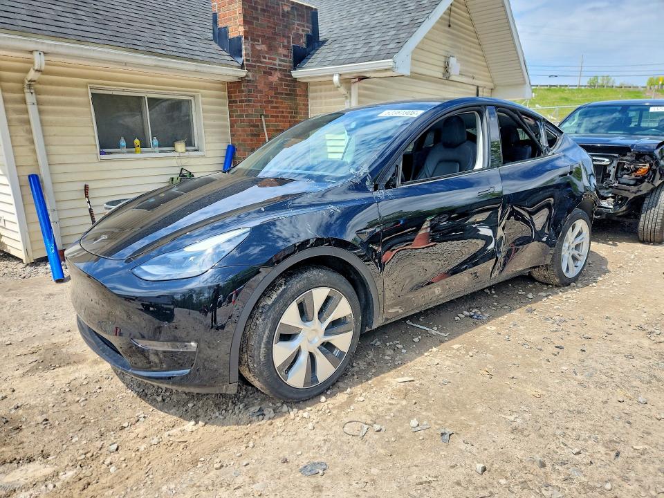 Auction sale of the 2022 Tesla Model Y, vin: 7SAYGAEE2NF519751, lot number: 52361906