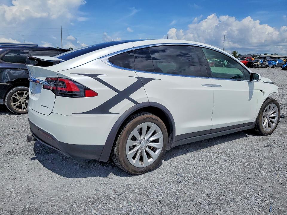 55024506 :رقم المزاد ، 5YJXCDE20KF207502 vin ، 2019 Tesla Model X مزاد بيع