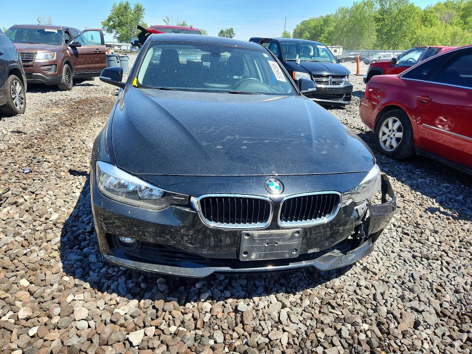 2015 Bmw 328 მანქანა იყიდება აუქციონზე, vin: WBA3B3C53FJ984258, აუქციონის ნომერი: 52584506