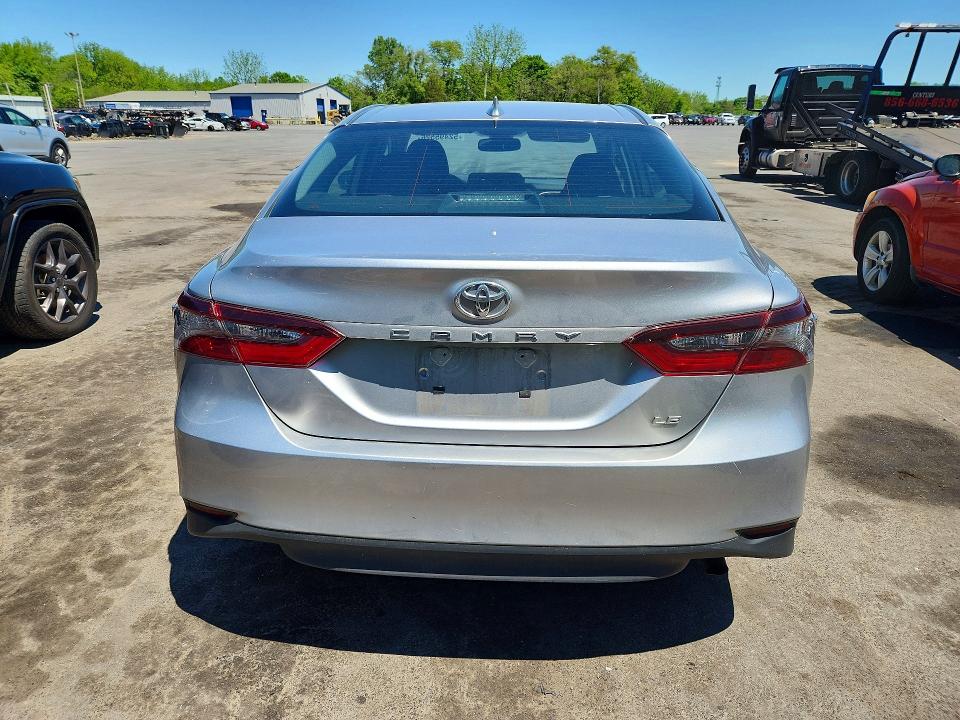 52495526 :رقم المزاد ، 4T1R11AK7NU704749 vin ، 2022 Toyota Camry مزاد بيع