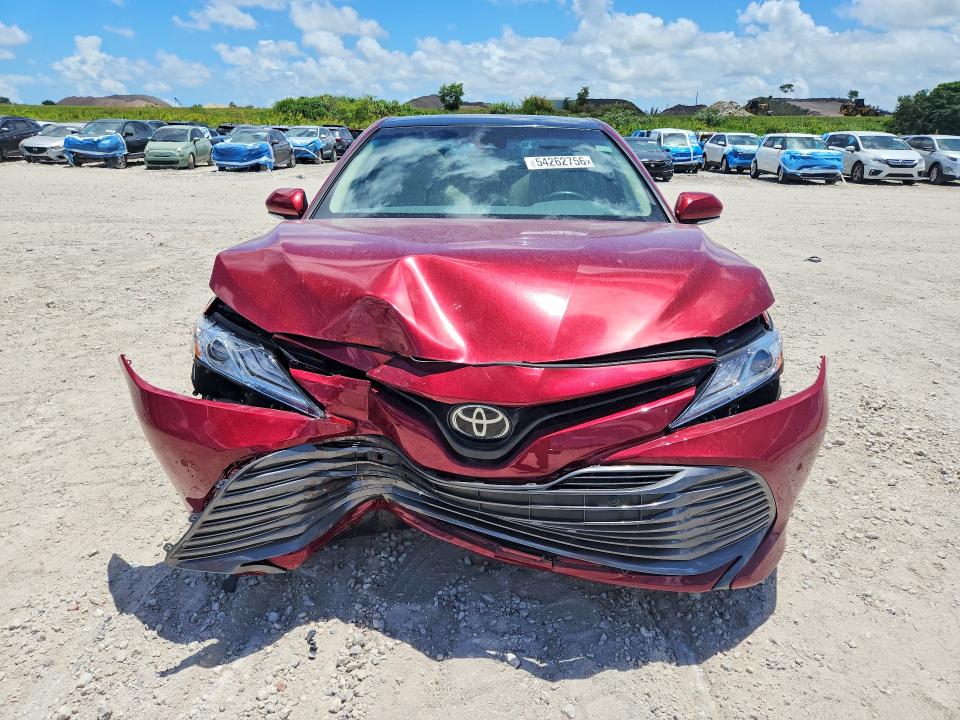 2018 Toyota Camry მანქანა იყიდება აუქციონზე, vin: 4T1B11HK0JU626753, აუქციონის ნომერი: 54262756