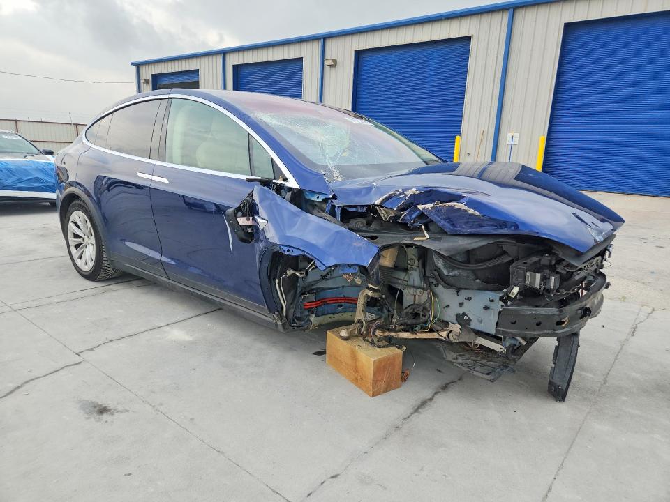 2017 Tesla Model X მანქანა იყიდება აუქციონზე, vin: 5YJXCAE20HF038217, აუქციონის ნომერი: 54675706