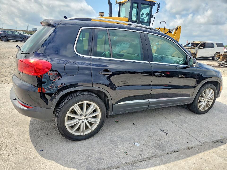 54350866 :رقم المزاد ، WVGAV7AX4FW555366 vin ، 2015 Volkswagen Tiguan مزاد بيع