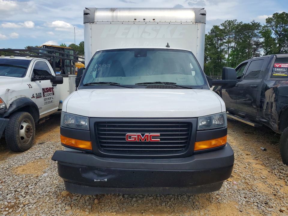 51197886 :رقم المزاد ، 7GZ37TC70MN012048 vin ، 2021 Gmc Savana مزاد بيع
