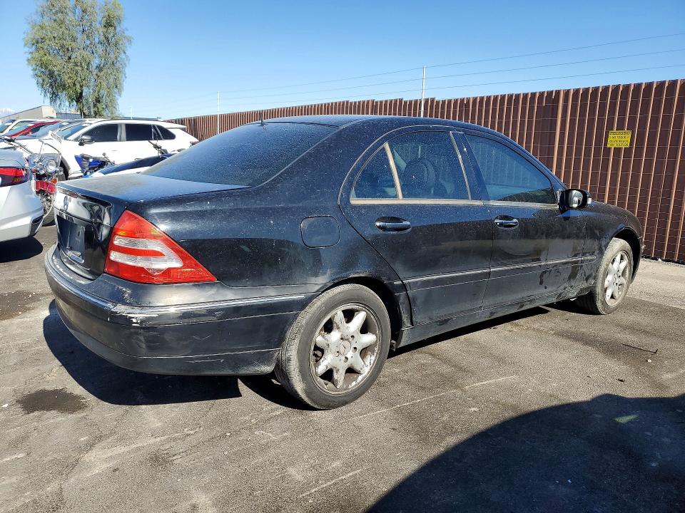 52878366 :رقم المزاد ، WDBRF61J42F135982 vin ، 2002 Mercedes-benz C مزاد بيع