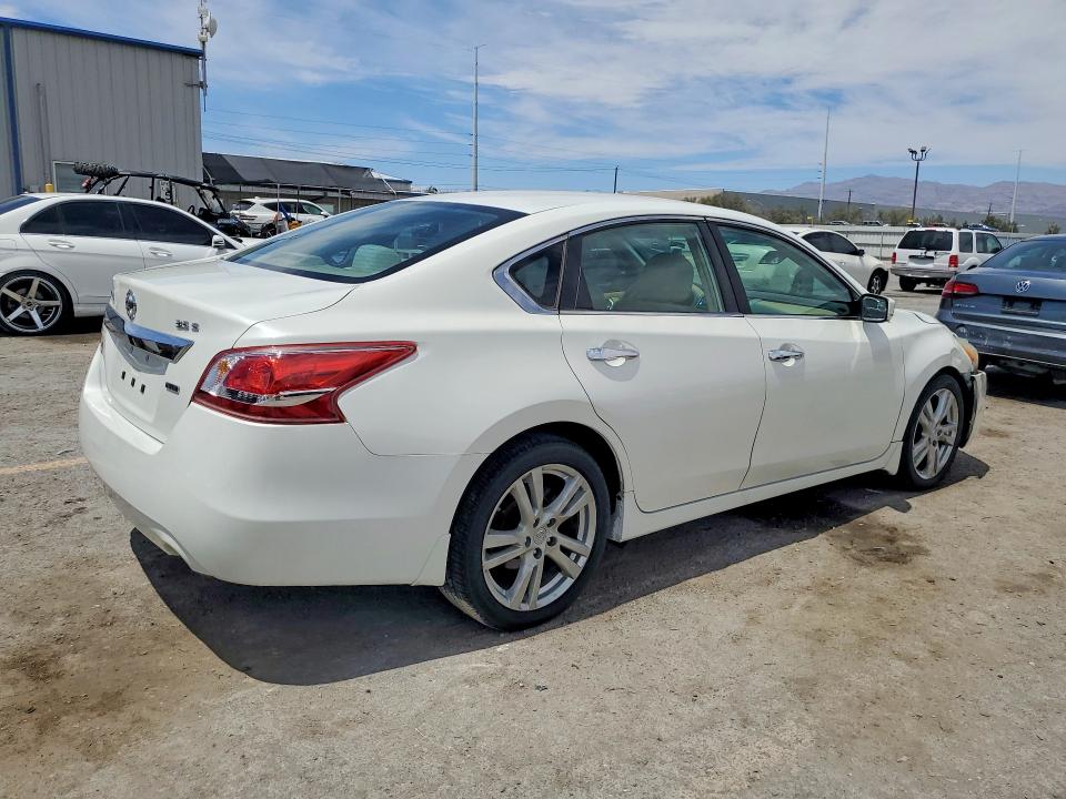 Продажа на аукционе авто 2013 Nissan Altima, vin: 1N4BL3AP3DN483379, номер лота: 51022976