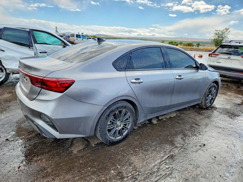52616166 :رقم المزاد ، 3KPF24AD8RE837595 vin ، 2024 Kia Forte مزاد بيع