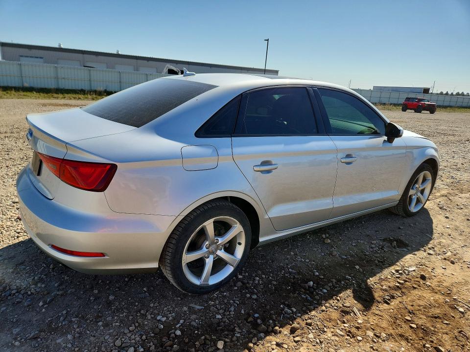2015 Audi A3 მანქანა იყიდება აუქციონზე, vin: WAUACGFF9F1005276, აუქციონის ნომერი: 51366596