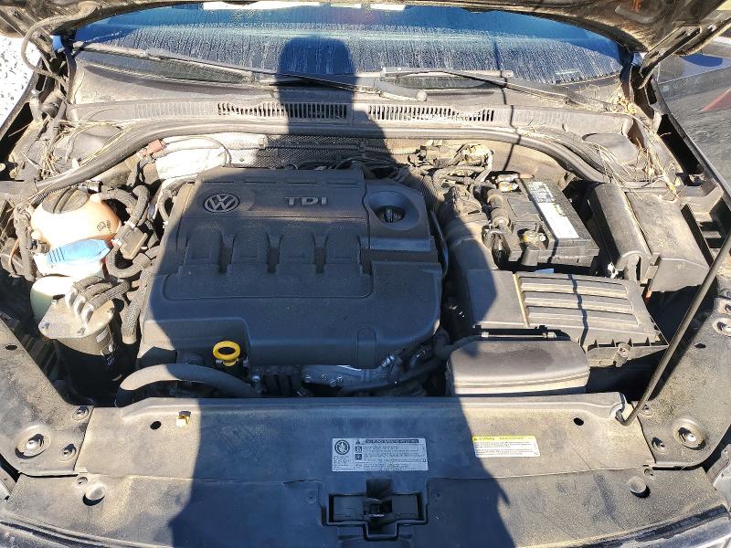 53698686 :رقم المزاد ، 3VWLA7AJ8FM340915 vin ، 2015 Volkswagen Jetta مزاد بيع