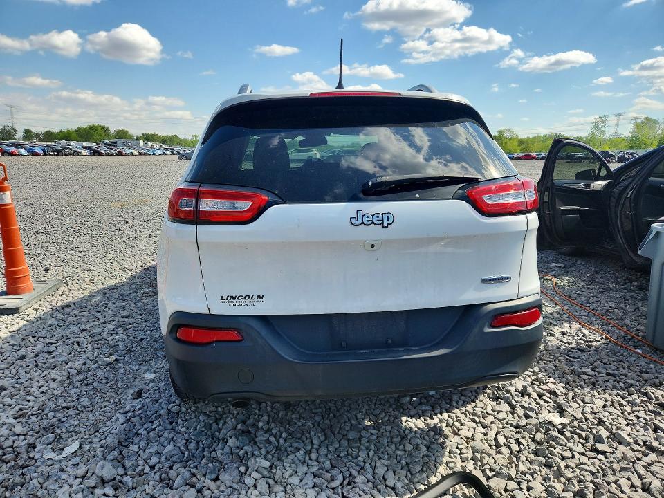 46779196 :رقم المزاد ، 1C4PJLCB8HD222011 vin ، 2017 Jeep Cherokee مزاد بيع