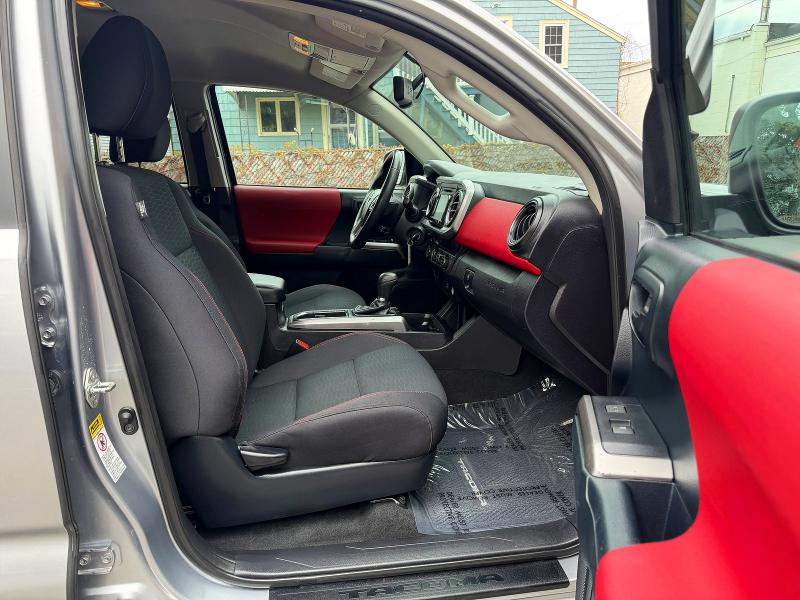 Продаж на аукціоні авто 2016 Toyota Tacoma, vin: 3TMDZ5BN9GM001703, номер лоту: 52606546