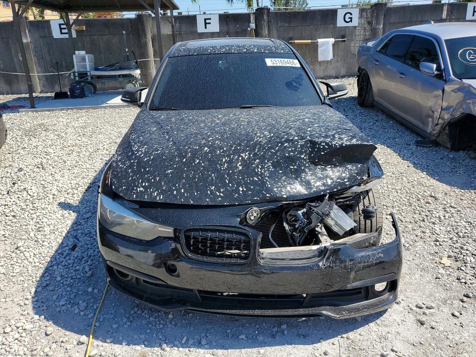 53169466 :رقم المزاد ، WBA8A9C39HK864326 vin ، 2017 Bmw 320 مزاد بيع