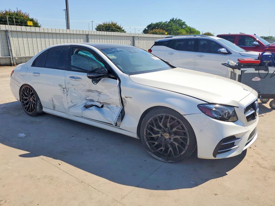 53261506 :رقم المزاد ، WDDZF6EB2JA402039 vin ، 2018 Mercedes-benz E مزاد بيع