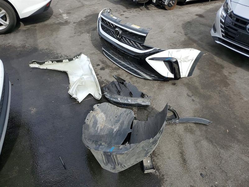 Продажа на аукционе авто 2024 Volkswagen Taos, vin: 3VVSX7B29RM067588, номер лота: 52316246