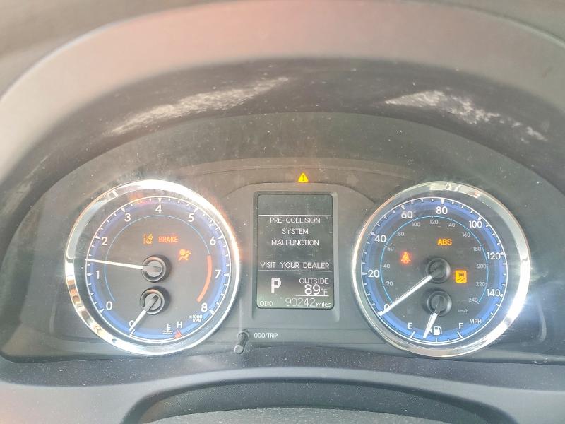 Продаж на аукціоні авто 2018 Toyota Corolla, vin: 5YFBURHE1JP806180, номер лоту: 54198156