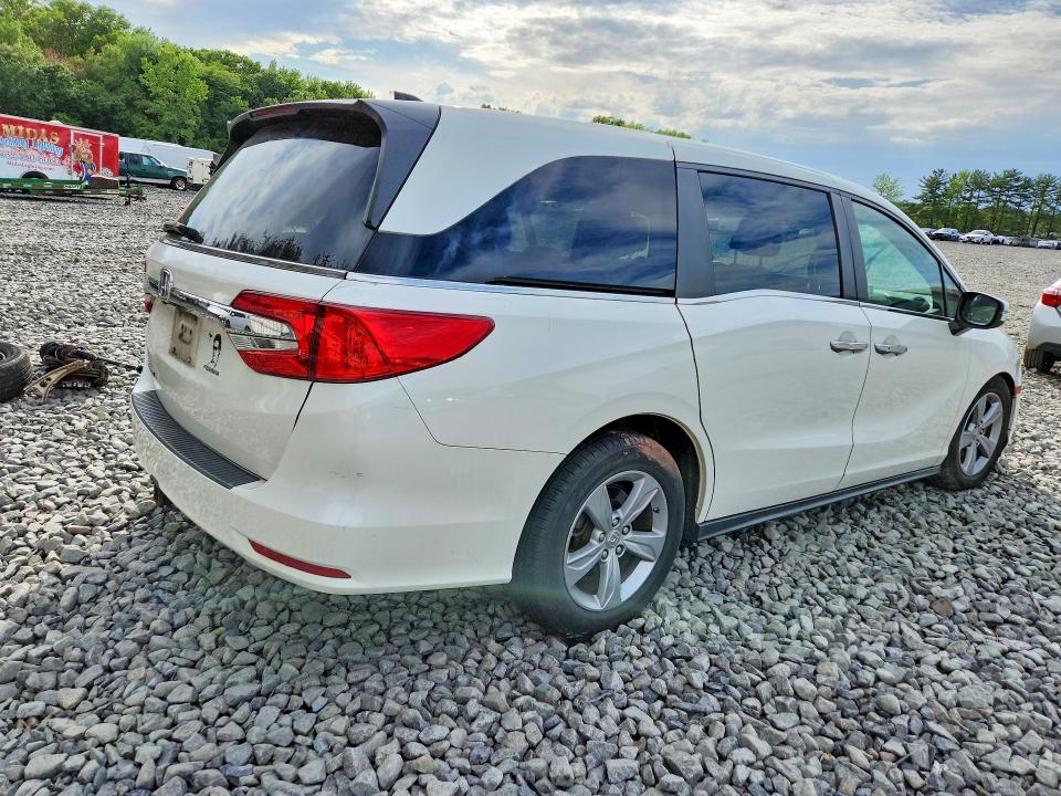 53417606 :رقم المزاد ، 5FNRL6H71JB014415 vin ، 2018 Honda Odyssey مزاد بيع
