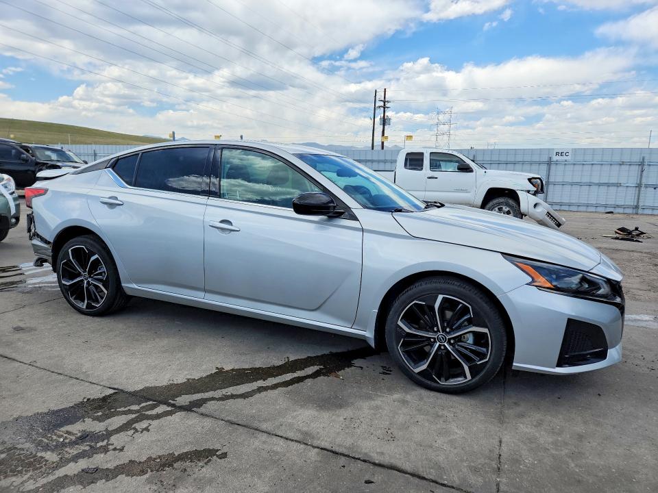 Продажа на аукционе авто 2023 Nissan Altima, vin: 1N4BL4CW4PN308167, номер лота: 53360786