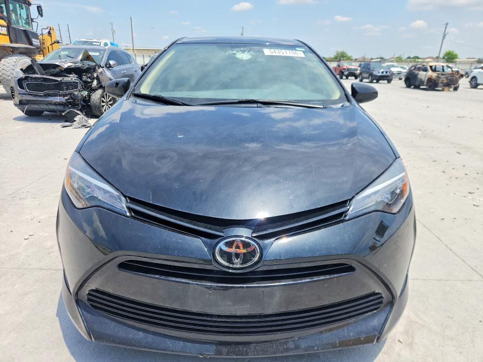 54351706 :رقم المزاد ، 5YFBURHE8JP740324 vin ، 2018 Toyota Corolla مزاد بيع
