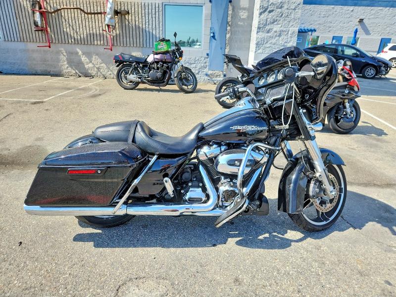 2017 Harley-davidson Flhxs მანქანა იყიდება აუქციონზე, vin: 1HD1KRC33HB614581, აუქციონის ნომერი: 52193786