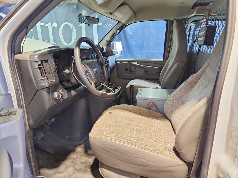 52362606 :رقم المزاد ، 1GTW7FCF3F1129202 vin ، 2015 Gmc Savana مزاد بيع