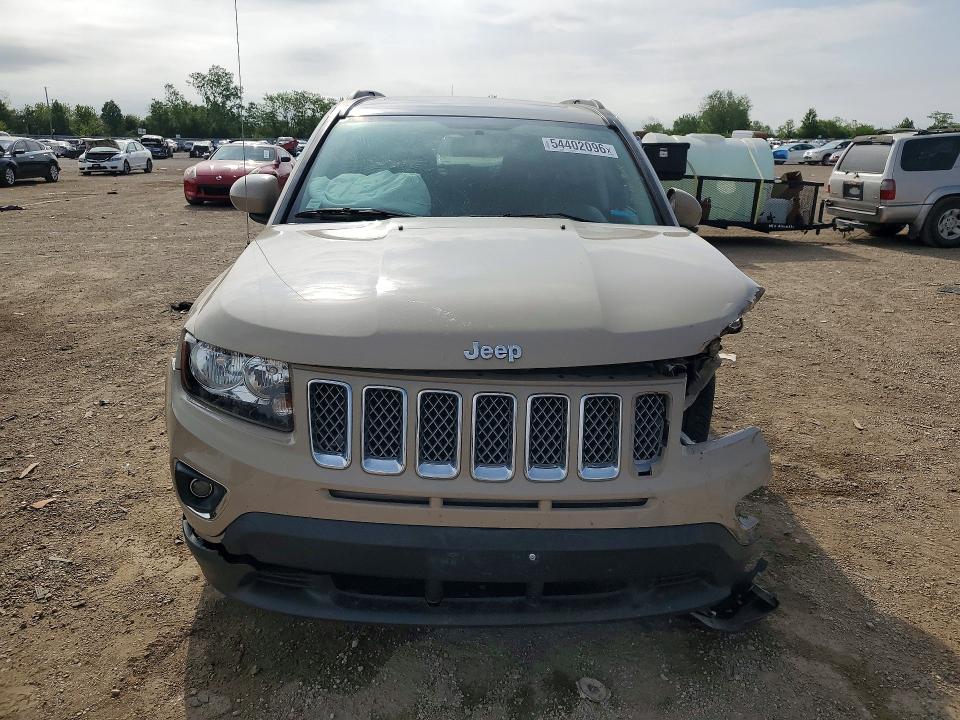 2017 Jeep Compass მანქანა იყიდება აუქციონზე, vin: 1C4NJCEBXHD185290, აუქციონის ნომერი: 54402096