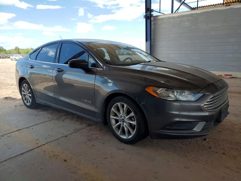52363616 :رقم المزاد ، 3FA6P0LU5HR252882 vin ، 2017 Ford Fusion مزاد بيع