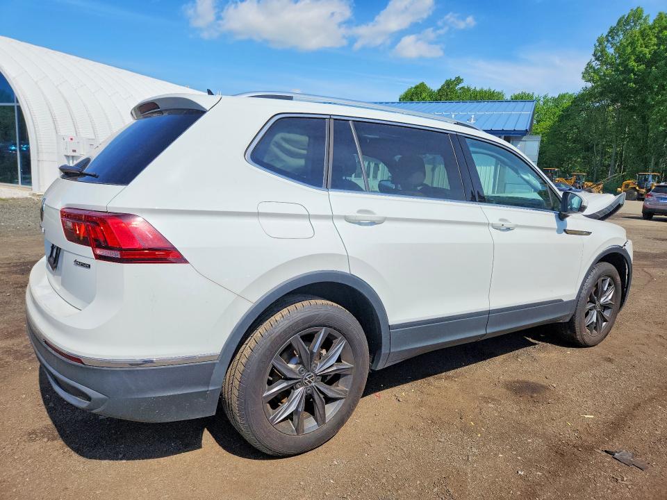 54057286 :رقم المزاد ، 3VV2B7AX8NM076935 vin ، 2022 Volkswagen Tiguan مزاد بيع