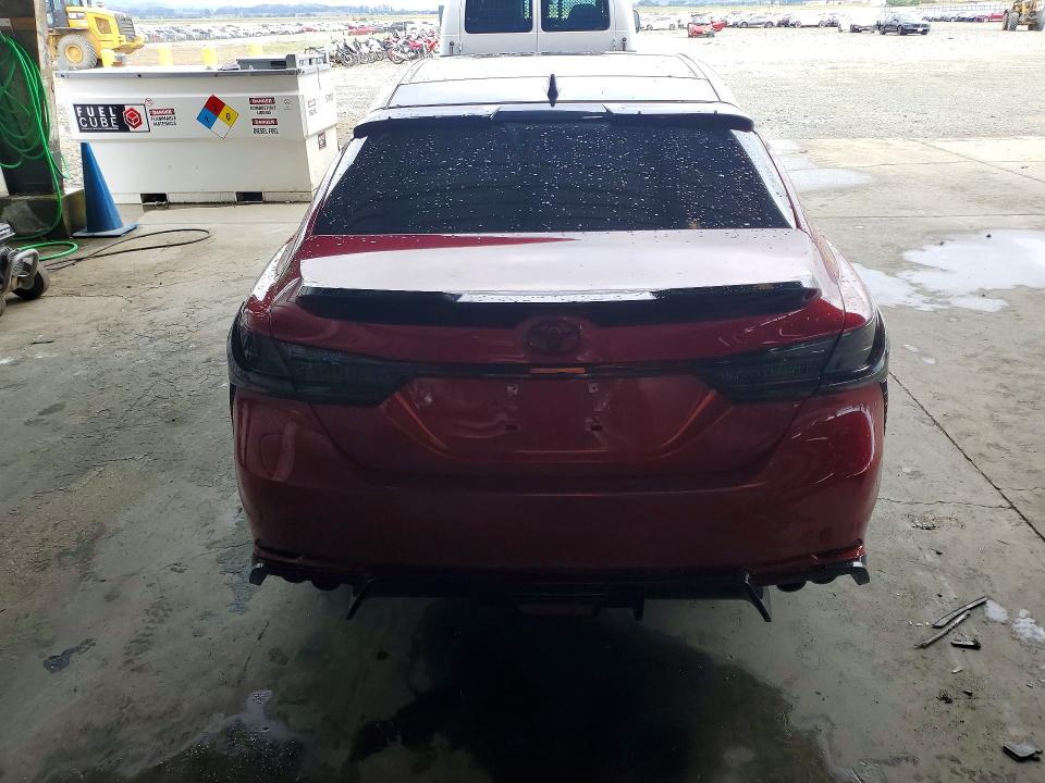 52424726 :رقم المزاد ، 4T1B61HK2KU160102 vin ، 2019 Toyota Camry مزاد بيع
