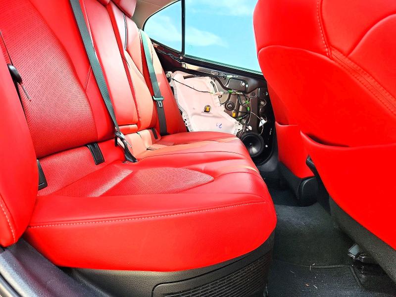 54994296 :رقم المزاد ، 4T1K31AKXNU599281 vin ، 2022 Toyota Camry مزاد بيع