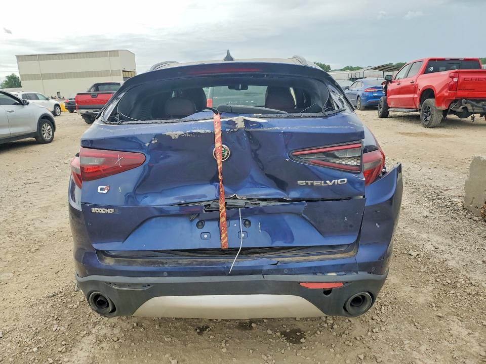 2018 Alfa Romeo Stelvio მანქანა იყიდება აუქციონზე, vin: ZASFAKNN4J7B78596, აუქციონის ნომერი: 55309726