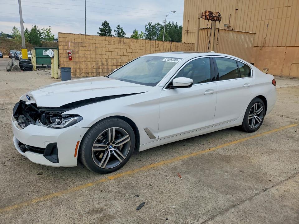 53106086 :رقم المزاد ، WBA53BH05MWX24490 vin ، 2021 Bmw 530 مزاد بيع